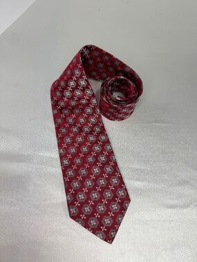 Dolce Gabbana Tie 100% Silk Red Geometric Pattern Made in Italy Designer